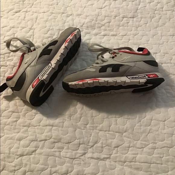 New like Reebok - Picture 3 of 4